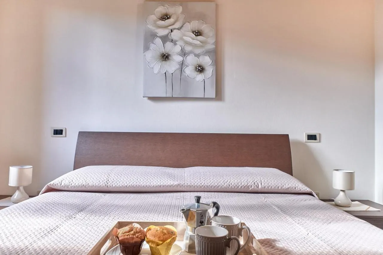 App. Maison Doree 데센자노델가르다